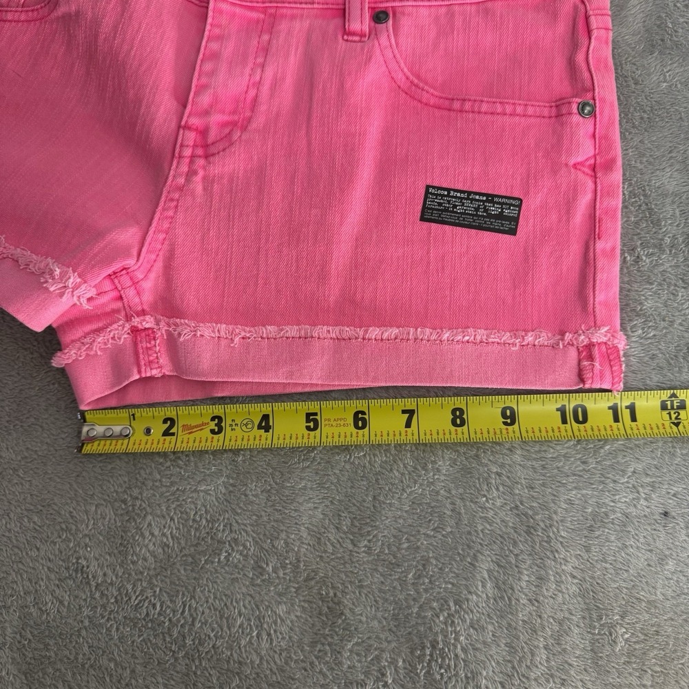 Volcom Women's Size 5 Sound Check Short Short Fit Raw Edge Cutoff Jean NWT - Picture 16 of 16
